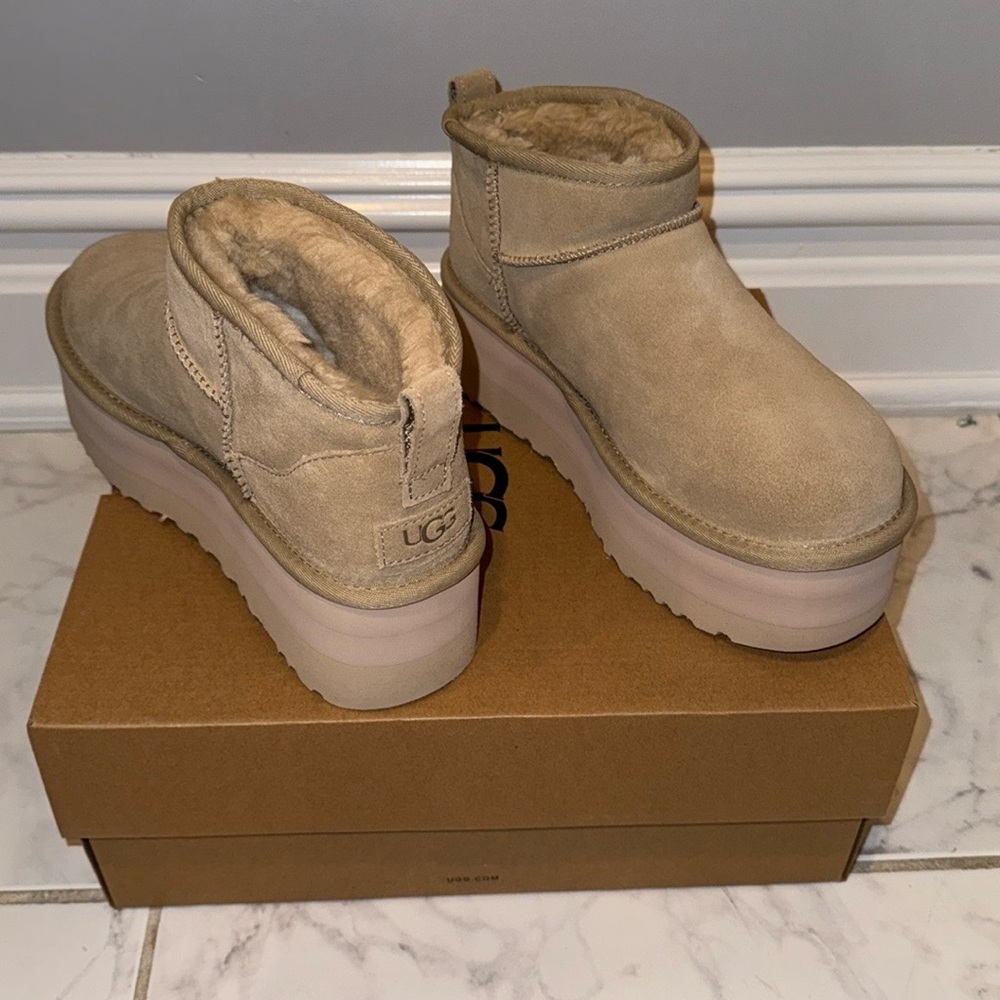 Classic Ultra Mini Platform Uggs - Mustard Seed